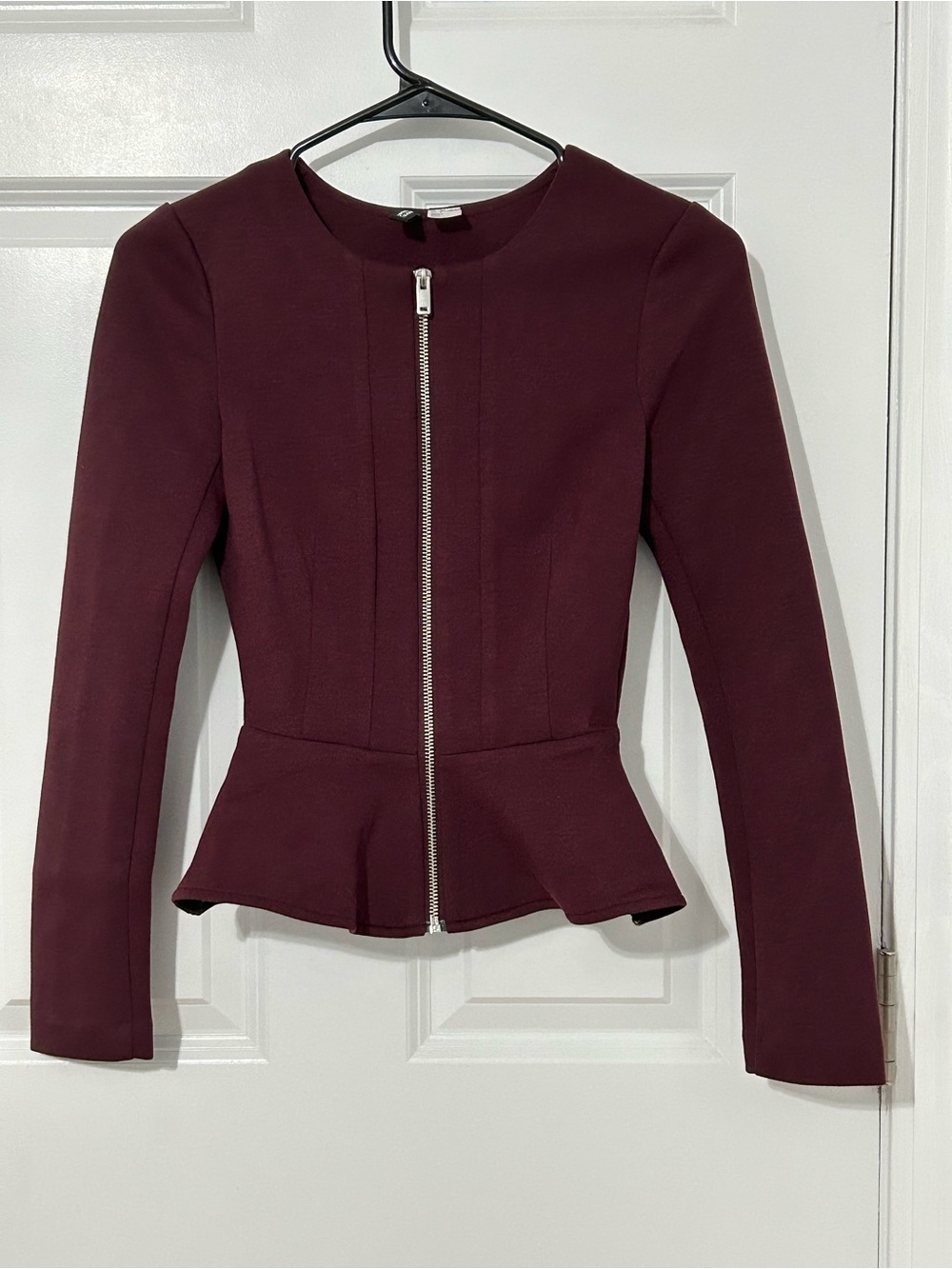 H&M peplum blazer with zipper in berry